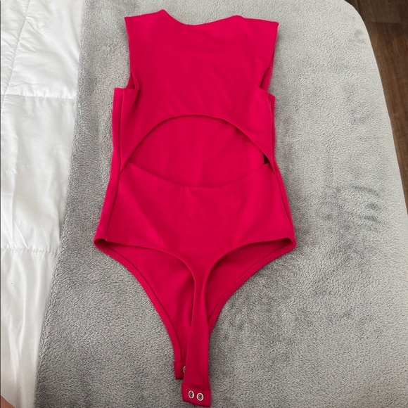 Express Body Contour neon berry bodysuit - Picture 5 of 6